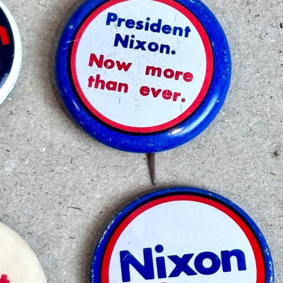 President Nixon - Vintage Political Pinback Buttons - Picture 3 of 9